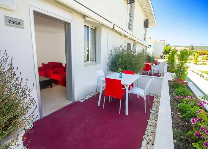 Vela Garden Hotell 3*